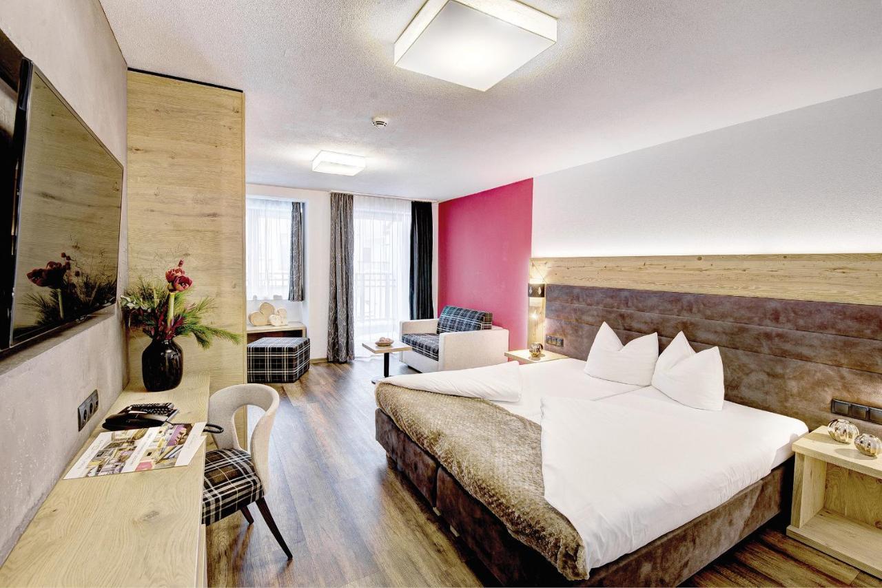 Two-Bedroom Suite,1333959092:JPEG